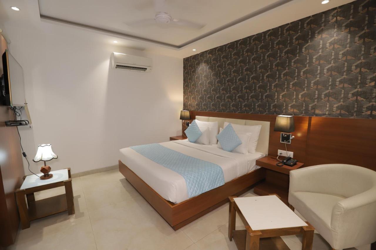 Nh Skye Suites 新德里 外观 照片