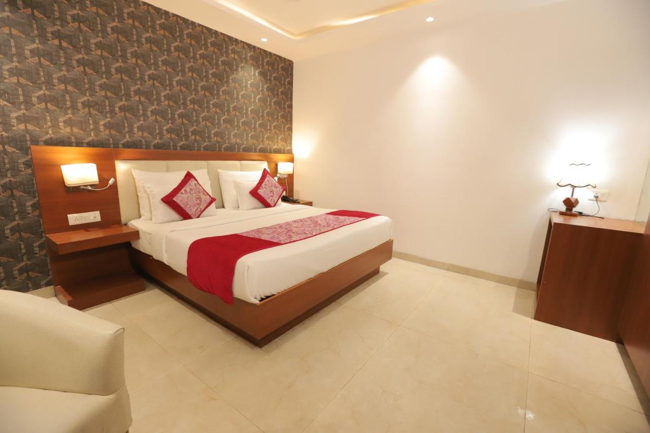 Nh Skye Suites 新德里 外观 照片