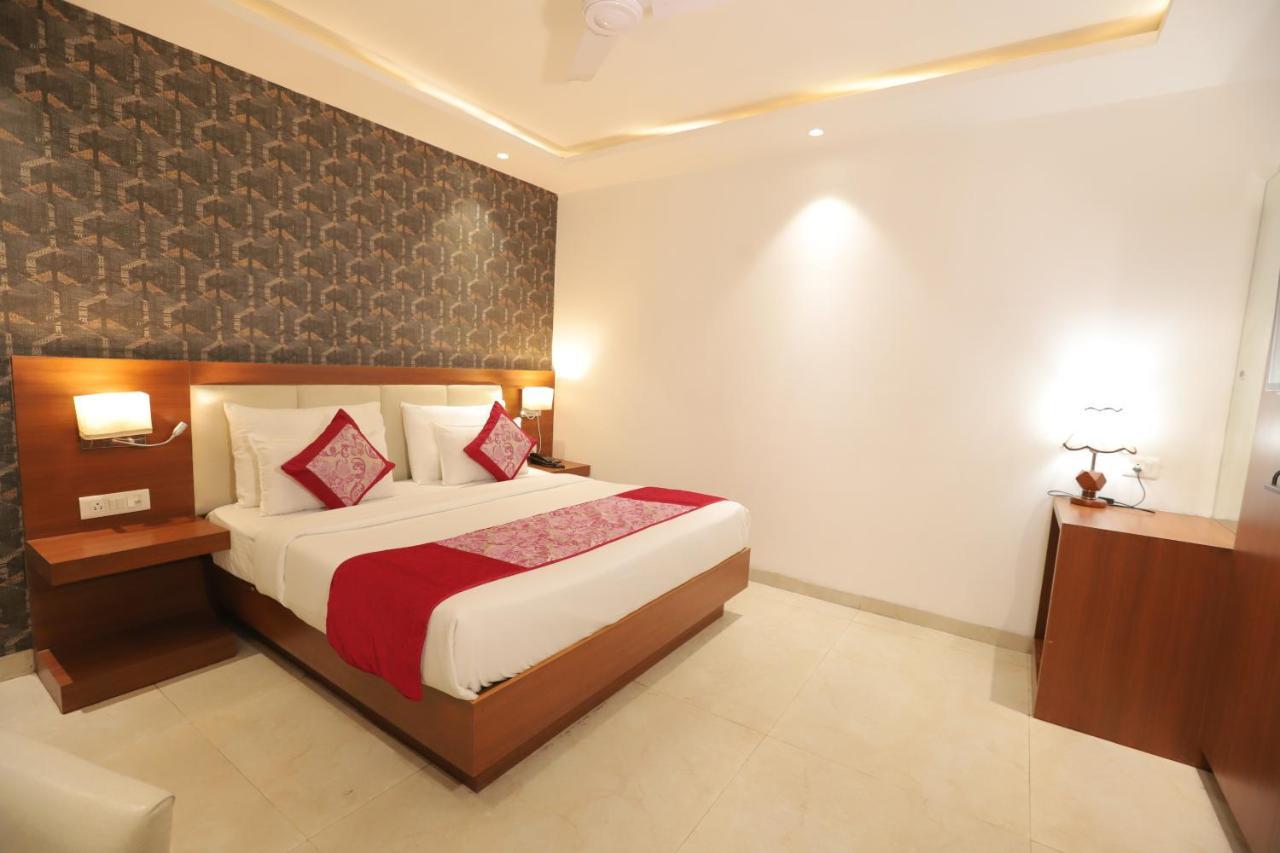 Nh Skye Suites 新德里 外观 照片